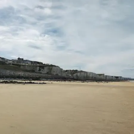 Ondine, En Rdc Proche Mer Et Falaises Lägenhet